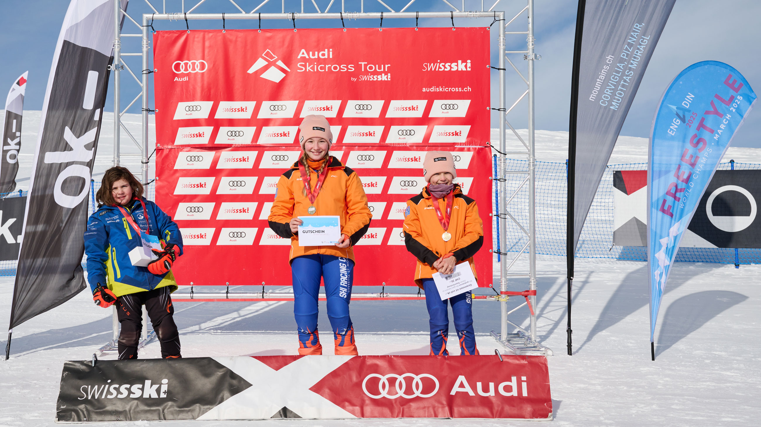 Den zukünftigen Skicross-Profis winken an der Swiss Skicross Tour (ehemals Audi Skicross Tour) als Belohnung für ihren Mut tolle Preise.